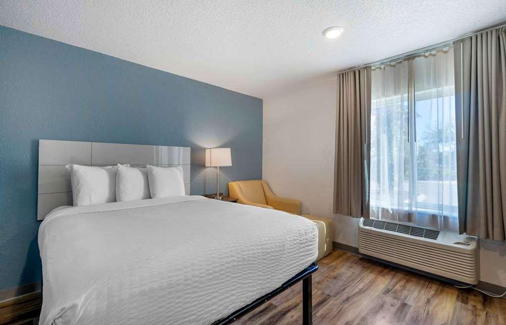 Extended Stay America Select Suites - Tampa - Brandon - East Heartland Room photo