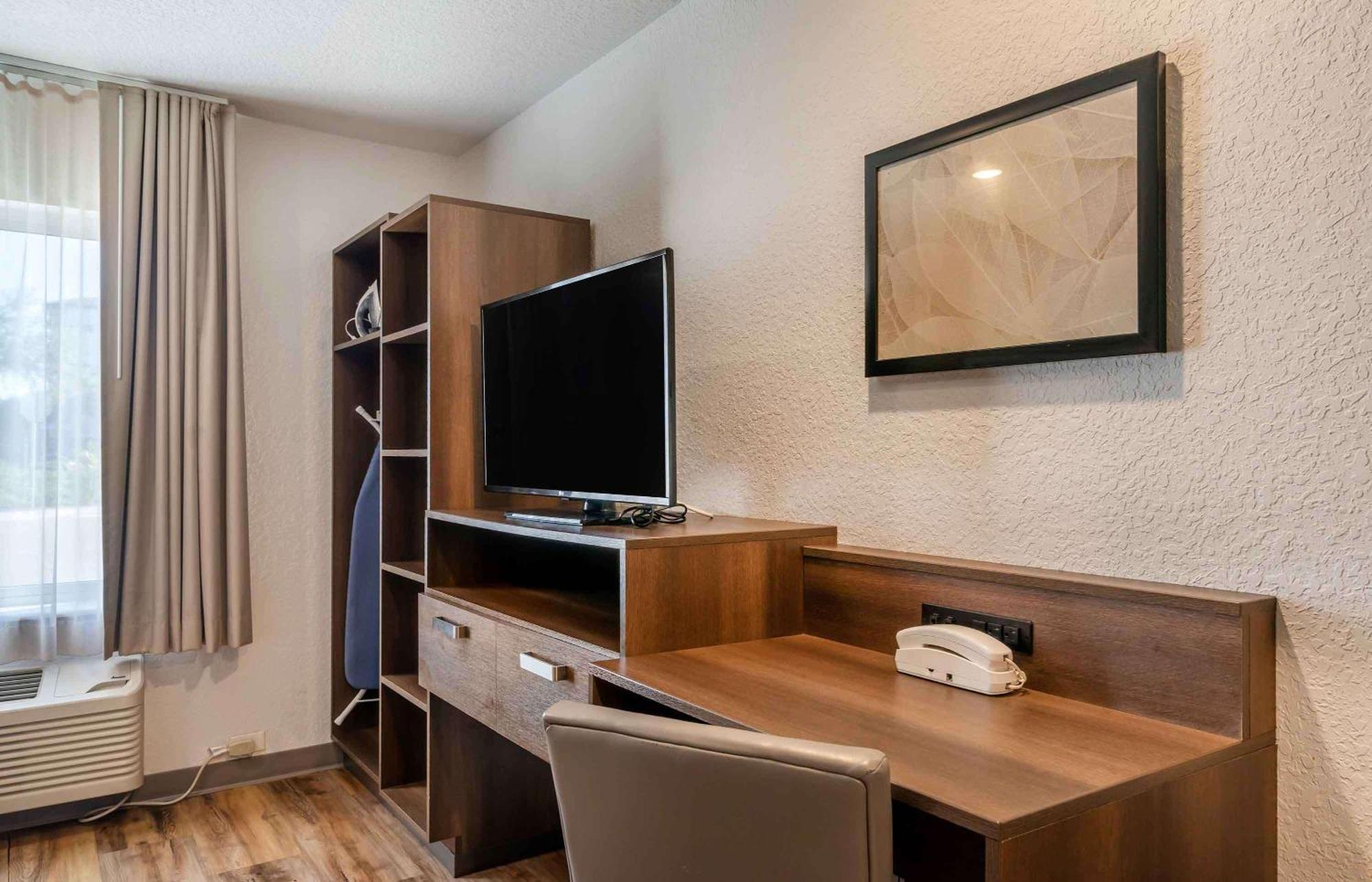 Extended Stay America Select Suites - Tampa - Brandon - East Heartland Exterior photo