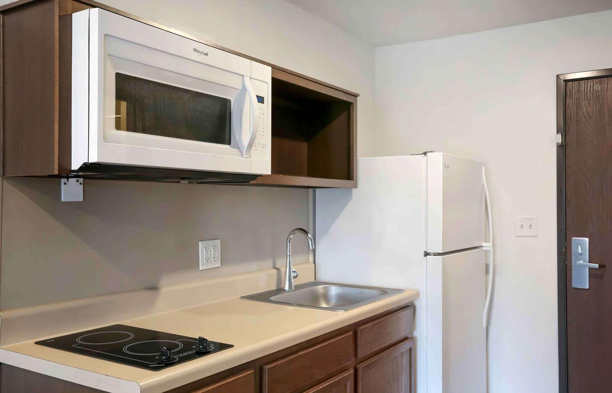 Extended Stay America Select Suites - Tampa - Brandon - East Heartland Exterior photo