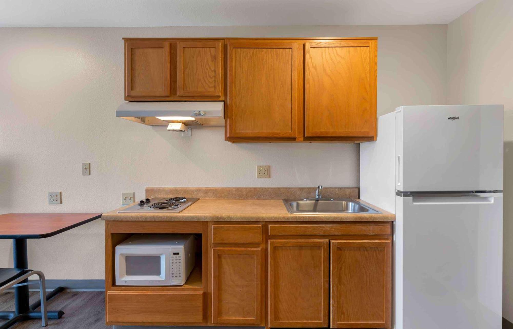 Extended Stay America Select Suites - Tampa - Brandon - East Heartland Exterior photo