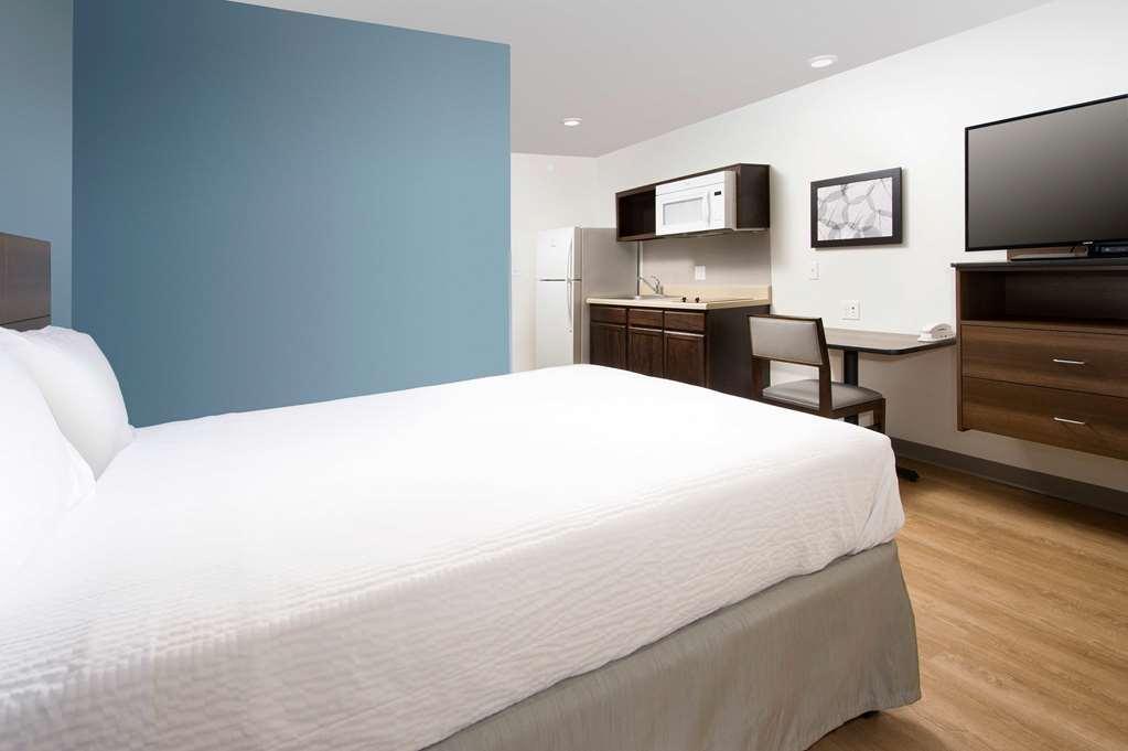 Extended Stay America Select Suites - Tampa - Brandon - East Heartland Room photo