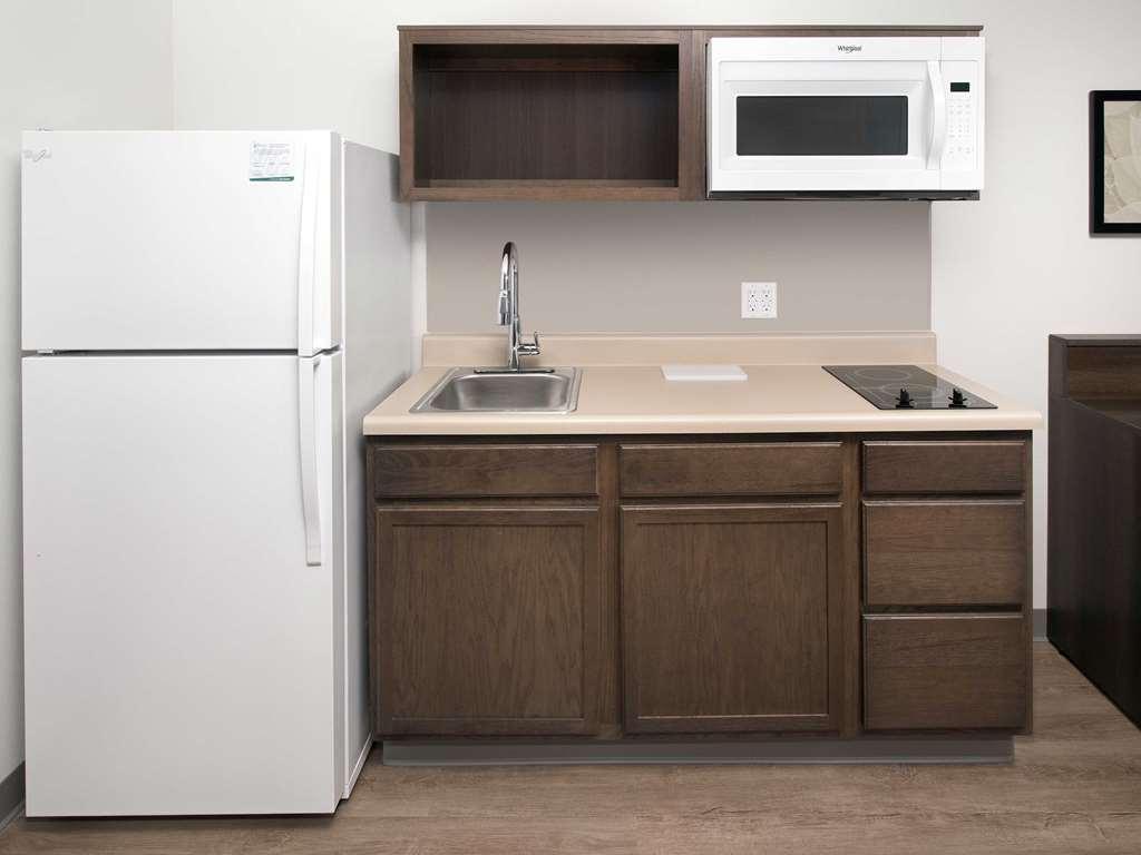 Extended Stay America Select Suites - Tampa - Brandon - East Heartland Room photo