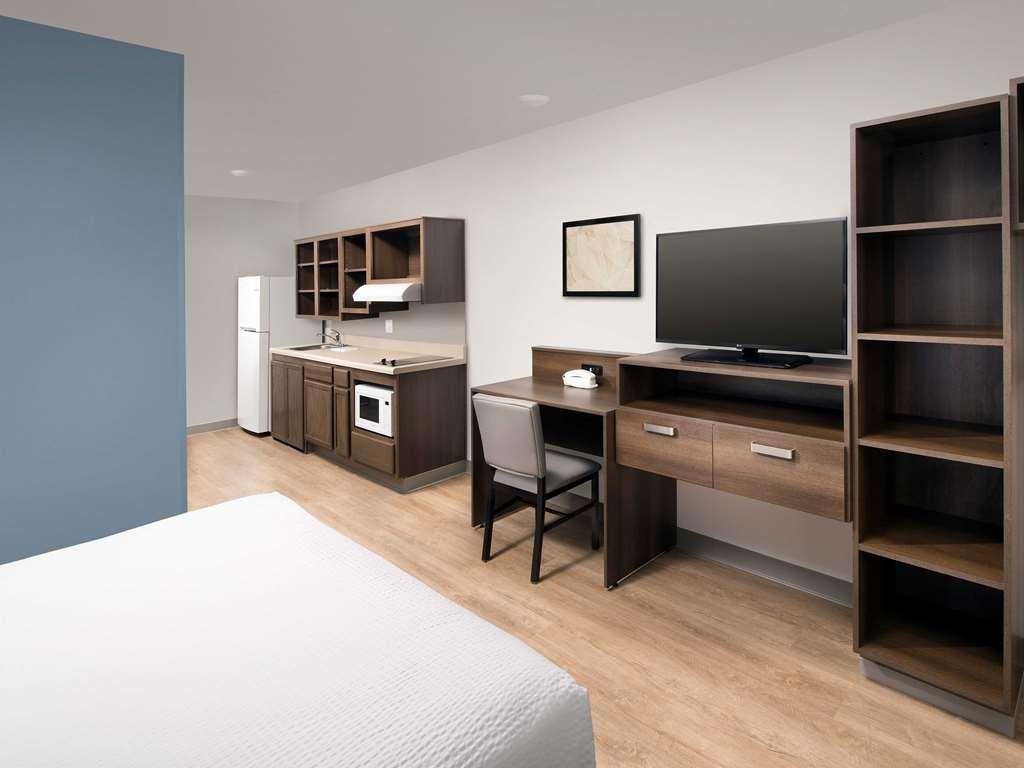Extended Stay America Select Suites - Tampa - Brandon - East Heartland Room photo