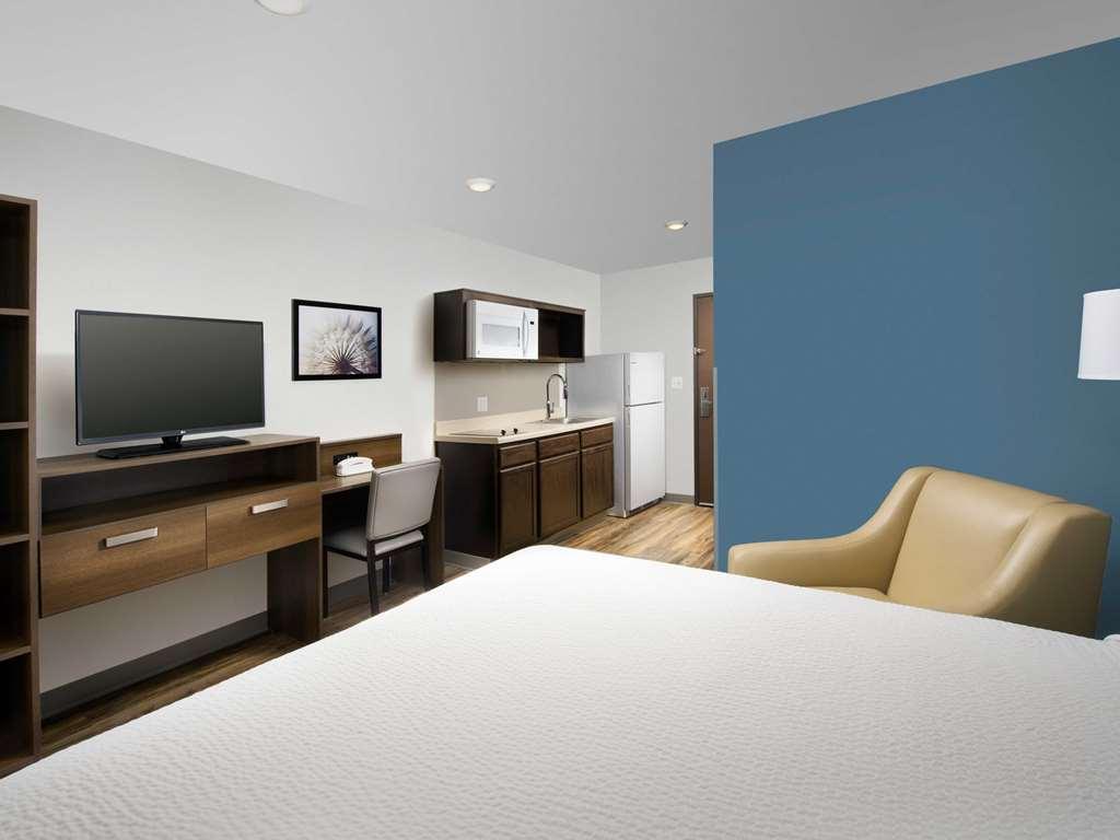 Extended Stay America Select Suites - Tampa - Brandon - East Heartland Room photo