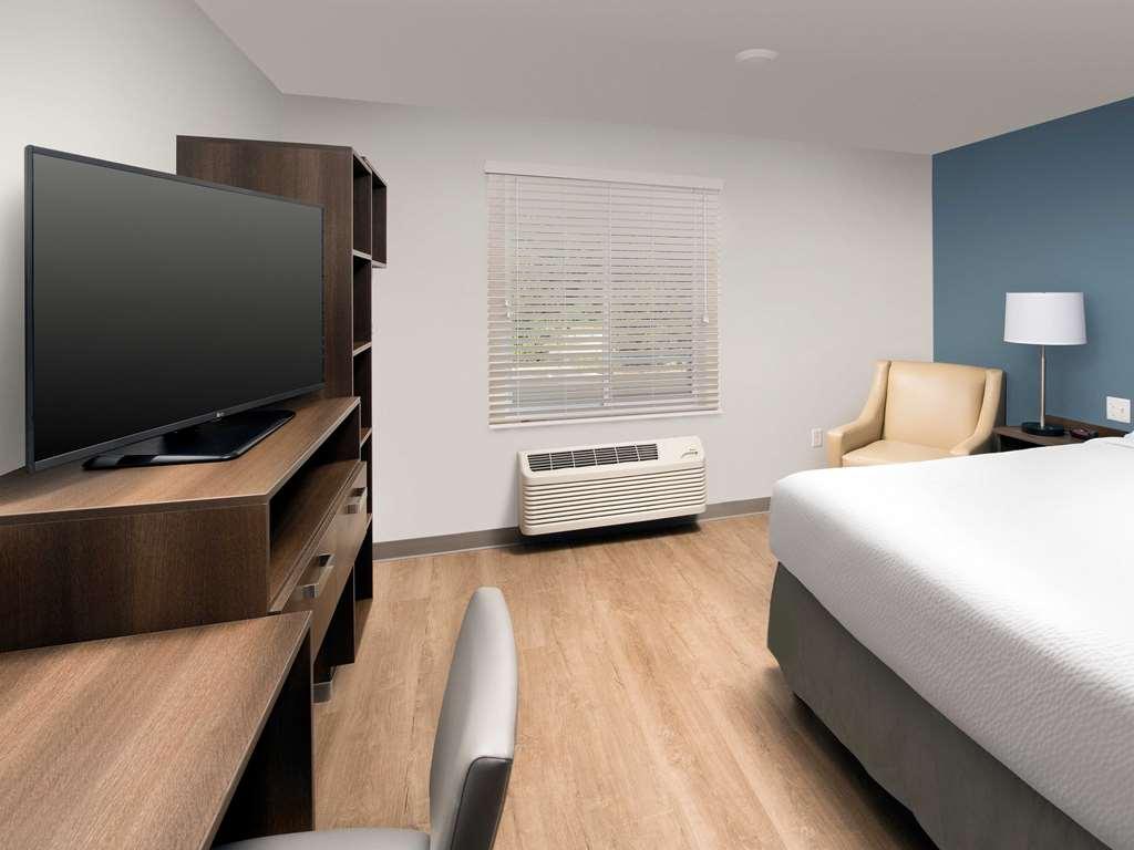 Extended Stay America Select Suites - Tampa - Brandon - East Heartland Room photo